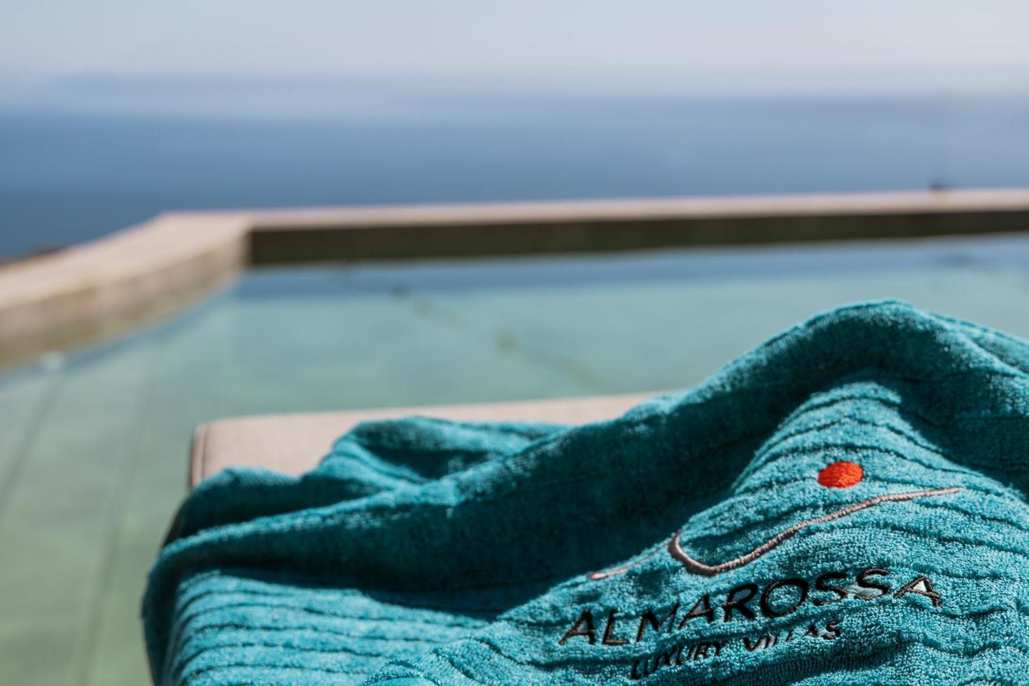 Almarossa Luxury Villas Vourvoulos Bilik gambar